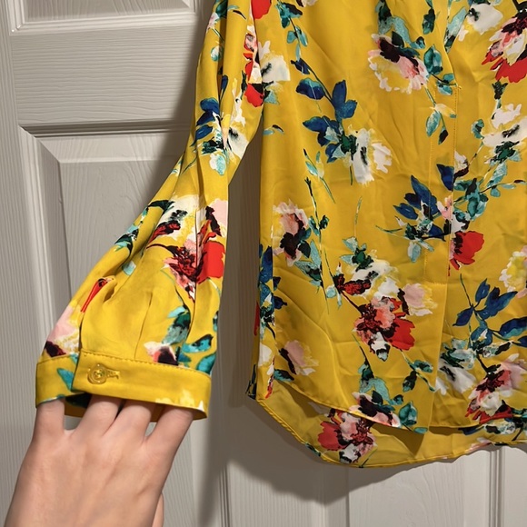 YELLOW BLOUSE - Picture 2 of 3
